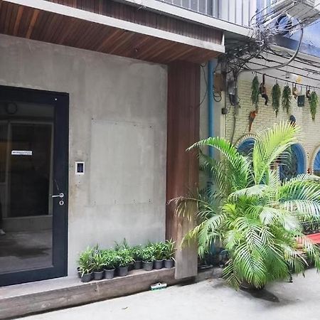 Z Go Inn Bts St Louis Silom V โกอินน์ บีทีเอส เซนต์หลุยส์ สีลม 3 بانكوك المظهر الخارجي الصورة