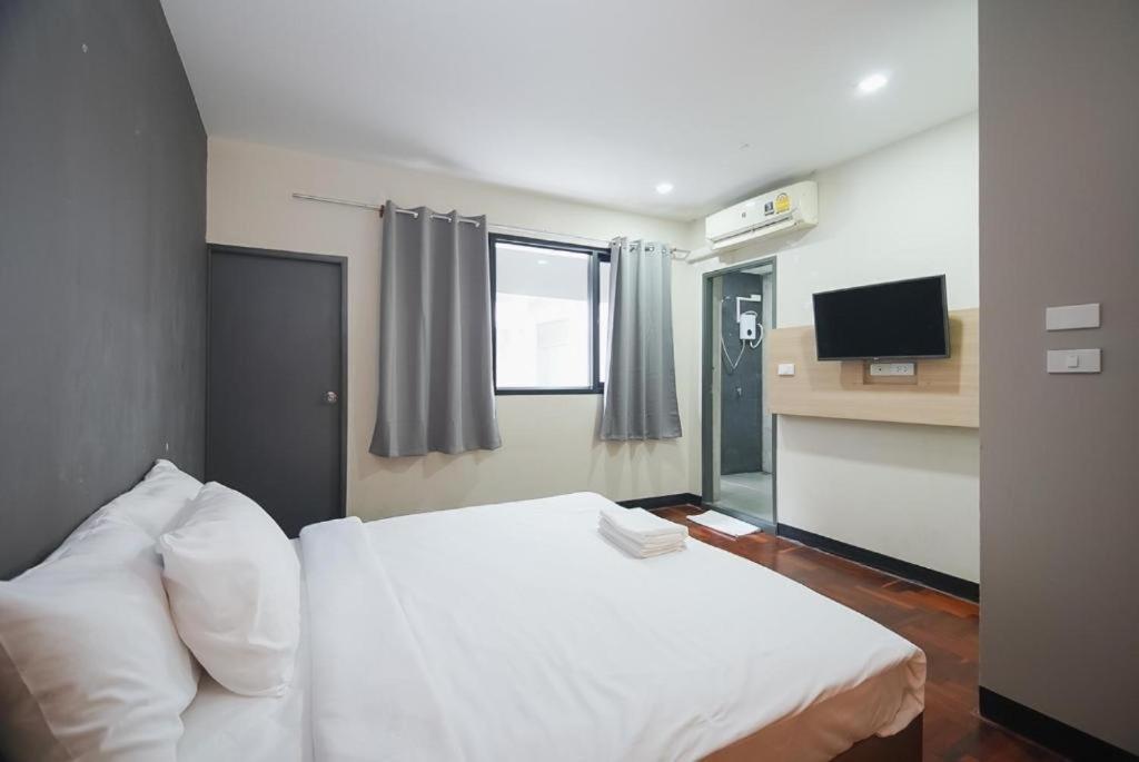 Z Go Inn Bts St Louis Silom V โกอินน์ บีทีเอส เซนต์หลุยส์ สีลม 3 بانكوك المظهر الخارجي الصورة