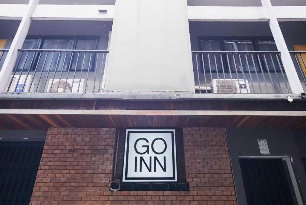 Z Go Inn Bts St Louis Silom V โกอินน์ บีทีเอส เซนต์หลุยส์ สีลม 3 بانكوك المظهر الخارجي الصورة